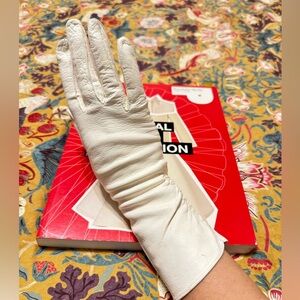 Vintage Long Ruched Ivory Leather Gloves